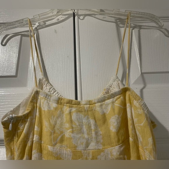 Polly Brand Sz-8 Yellow & Cream  Floral Dress. - Picture 7 of 8